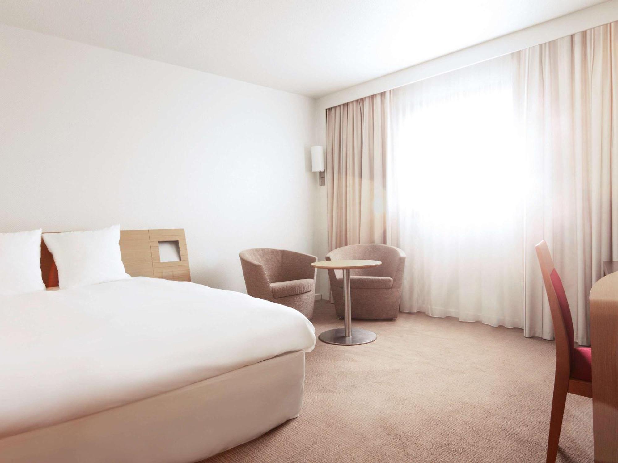 Novotel Atria Nimes Centre Exterior photo