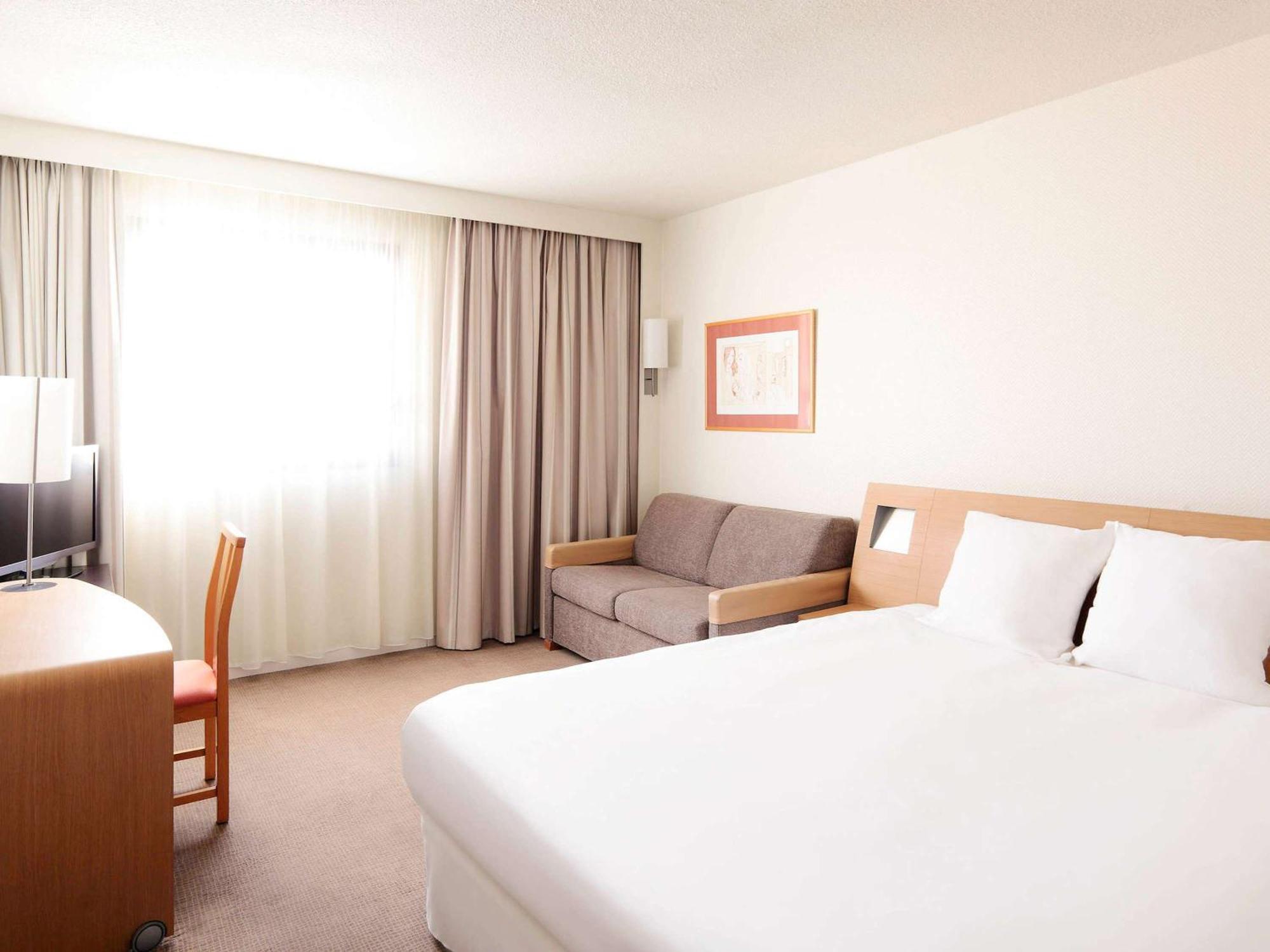 Novotel Atria Nimes Centre Exterior photo