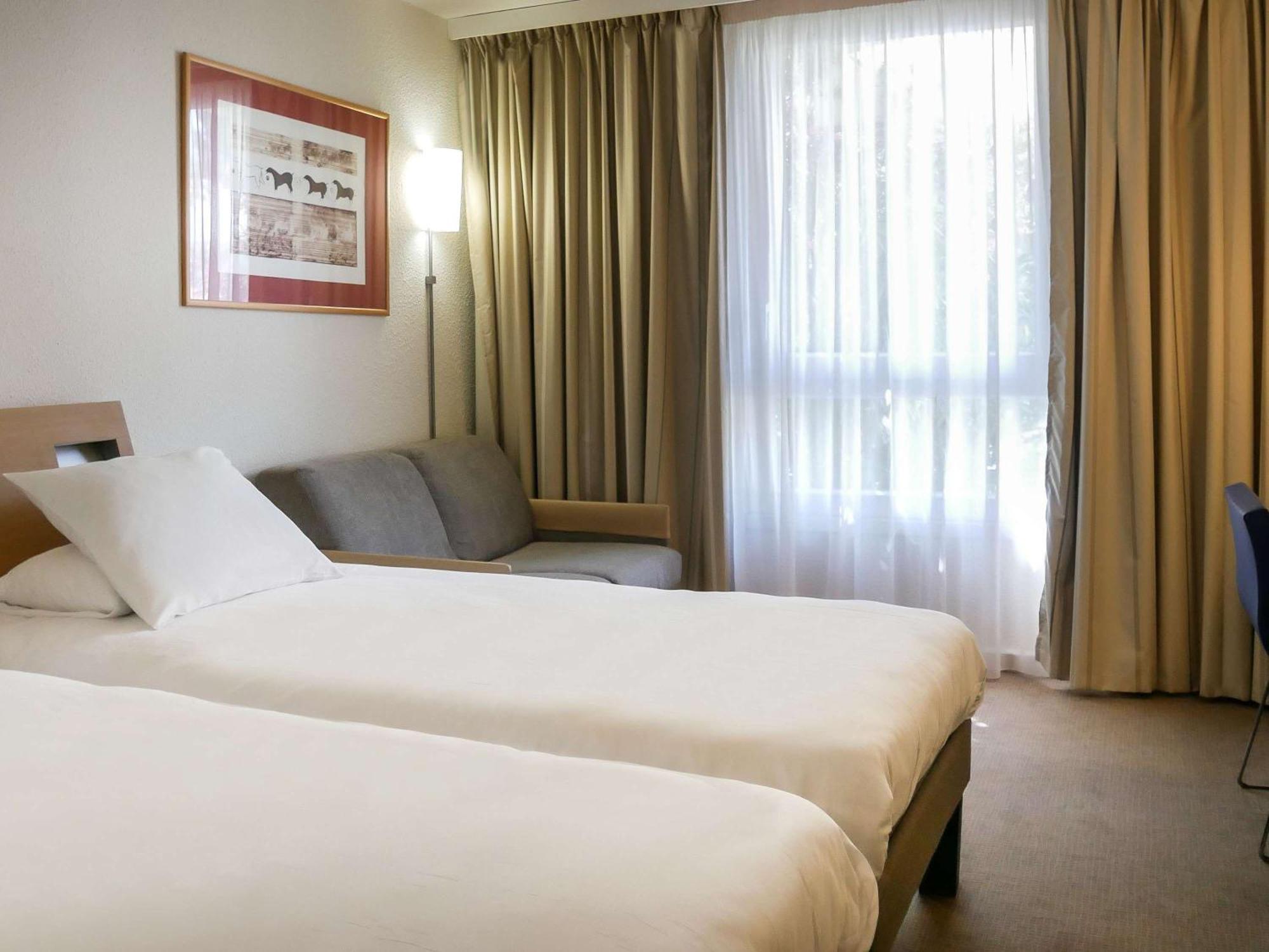 Novotel Atria Nimes Centre Exterior photo